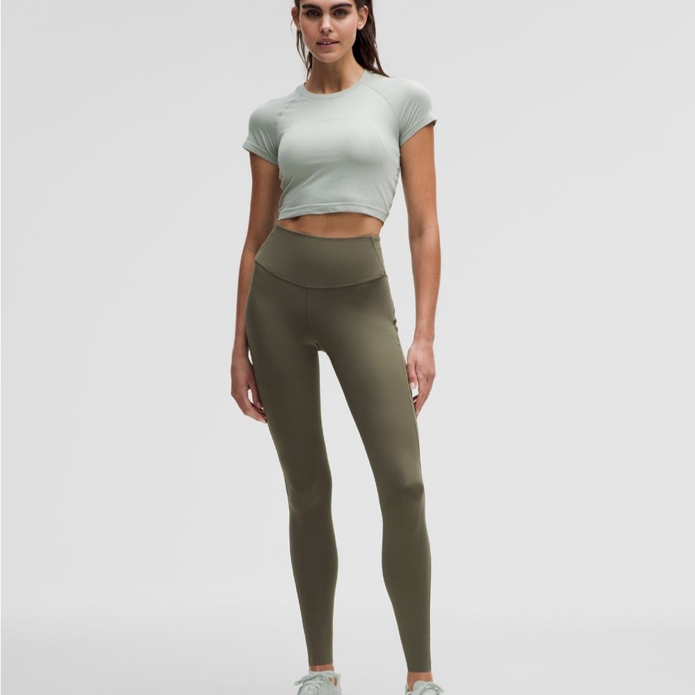 NWT lululemon base pace 4